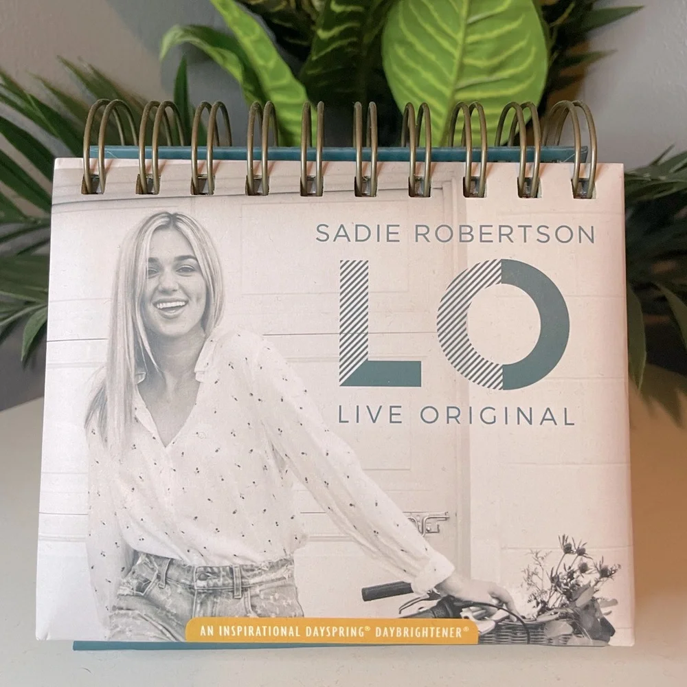 Inspirational Day Desktop Flip Calendar-for any year! Religious, Christian Theme